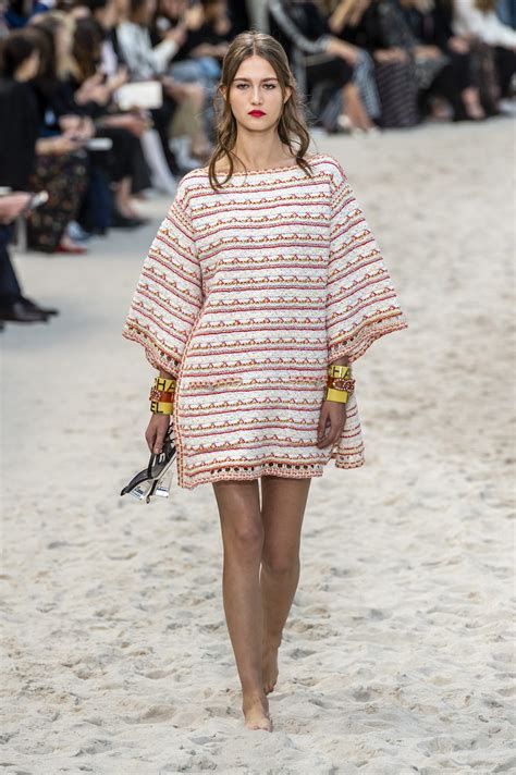 défilé chanel octobre 2019|Chanel fashion week 2021.